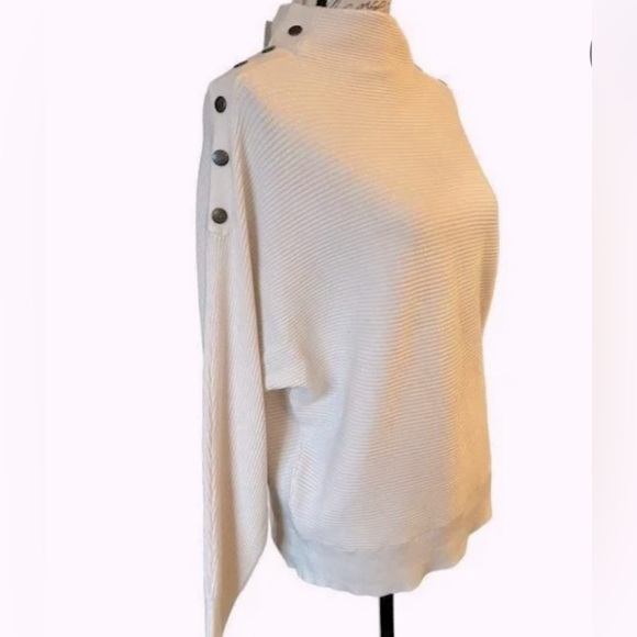NWT Carmen Marc Valvo Cream Color sweater with Faux button details size L - Picture 1 of 12